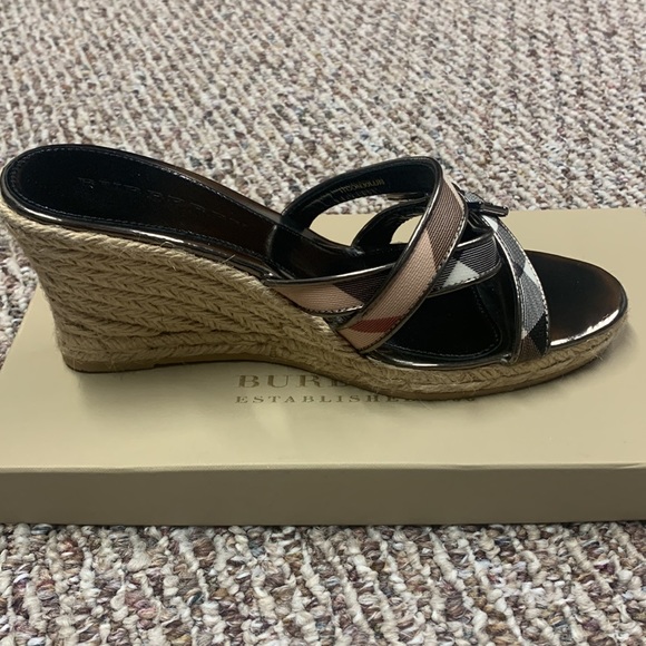 Burberry wedge sandals - Picture 3 of 3